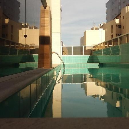 Praia do Morro: Beachfront Apartment with Pool and Wi-Fi Guarapari Exterior photo