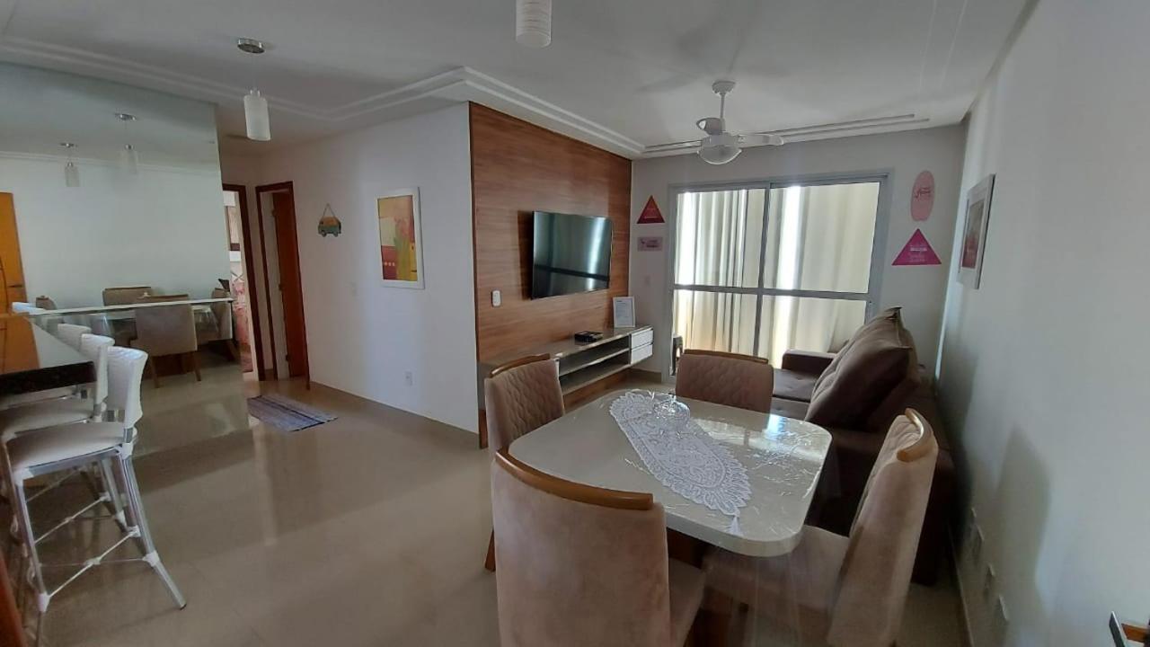 Praia do Morro: Beachfront Apartment with Pool and Wi-Fi Guarapari Exterior photo