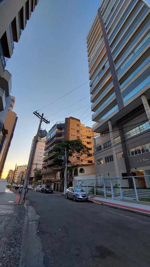 Praia do Morro: Beachfront Apartment with Pool and Wi-Fi Guarapari Exterior photo